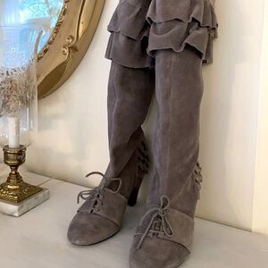 Anthropologie Due Farina Ruffle Suede Boots